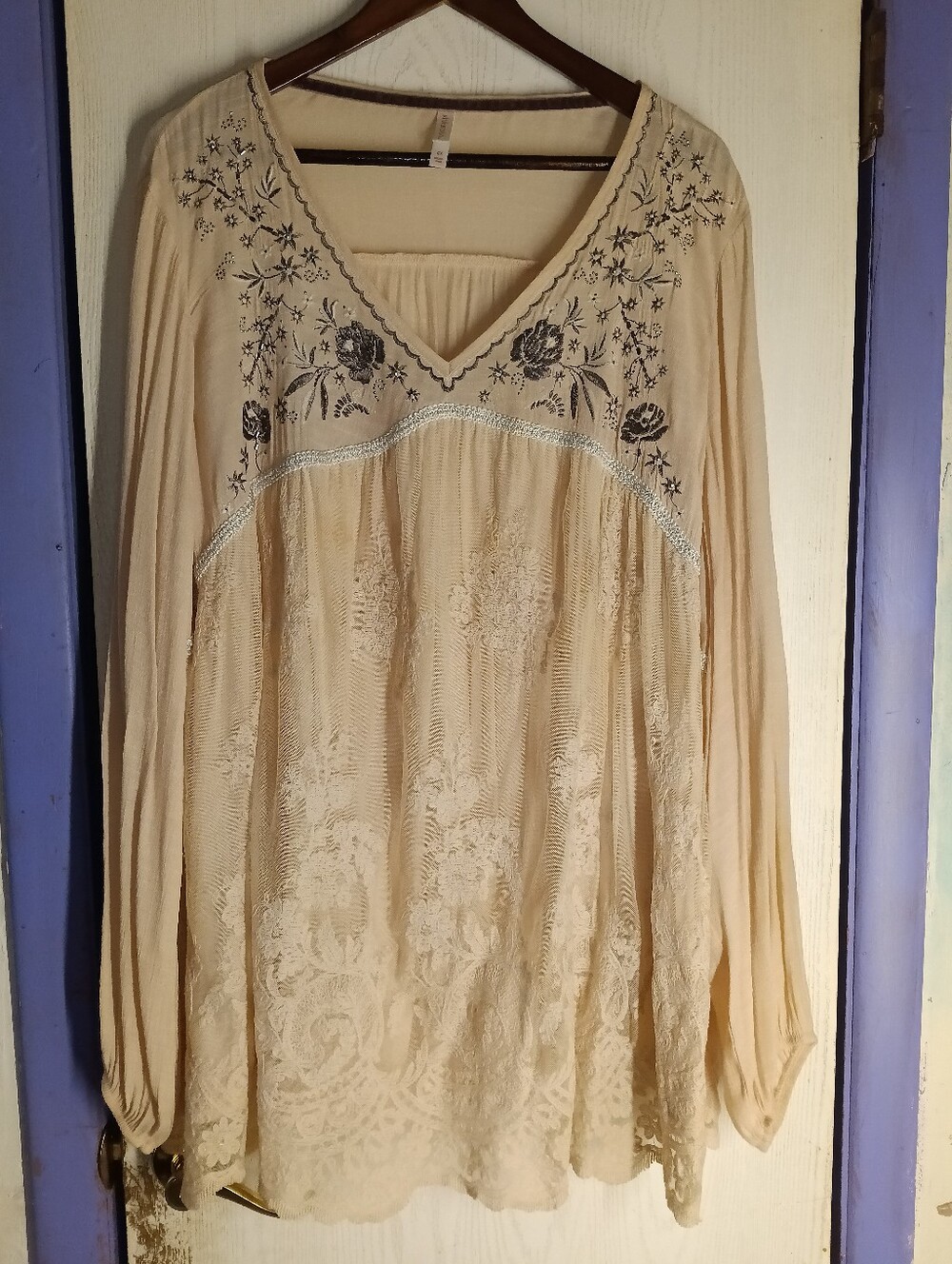 Xhilaration Lace Embroidered Long Sleeve Top